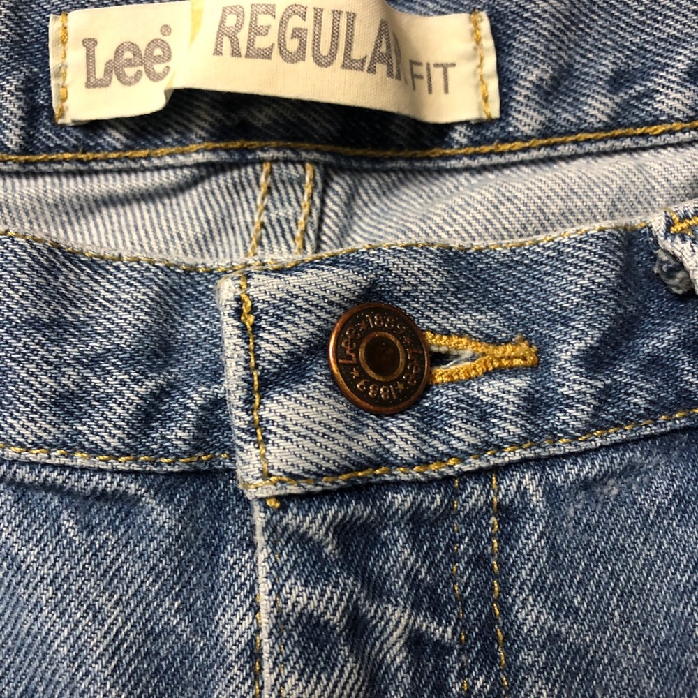 🔥SALE🌟Men’s Lee jeans Regular fit 38x30 naturally distressed hard to find jean - Picture 7 of 8